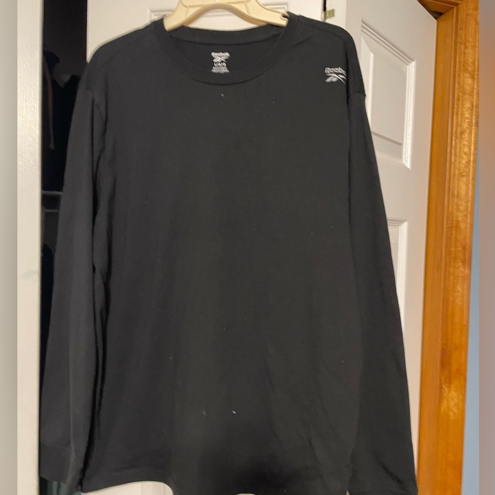 Men’s Reebok long sleeve black tee. Size large.
